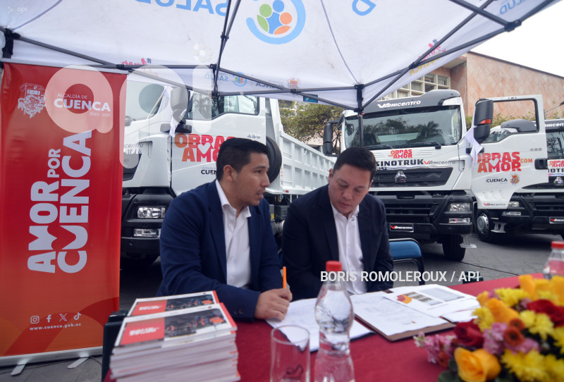 CUENCA-ENTREGA-FLOTA VEHICULAR