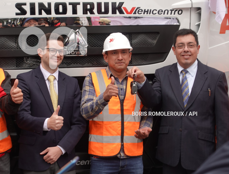 CUENCA-ENTREGA-FLOTA VEHICULAR