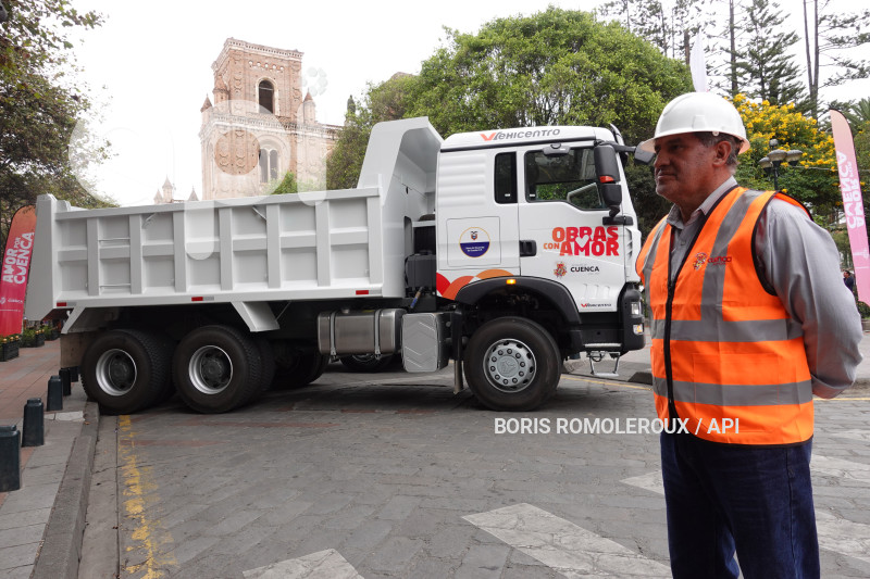 CUENCA-ENTREGA-FLOTA VEHICULAR