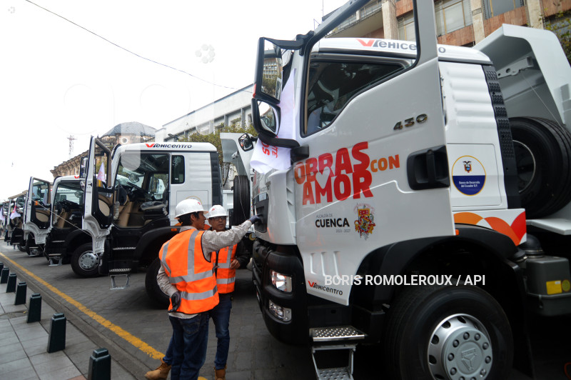 CUENCA-ENTREGA-FLOTA VEHICULAR