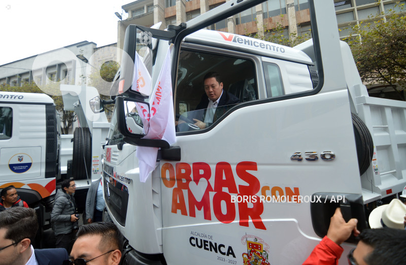 CUENCA-ENTREGA-FLOTA VEHICULAR