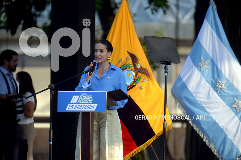 GYE-POL-SESIÓN-SOLEMNE-NOBOA
