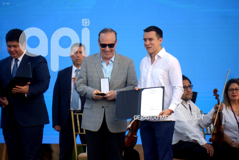 GYE-POL-SESIÓN-SOLEMNE-NOBOA
