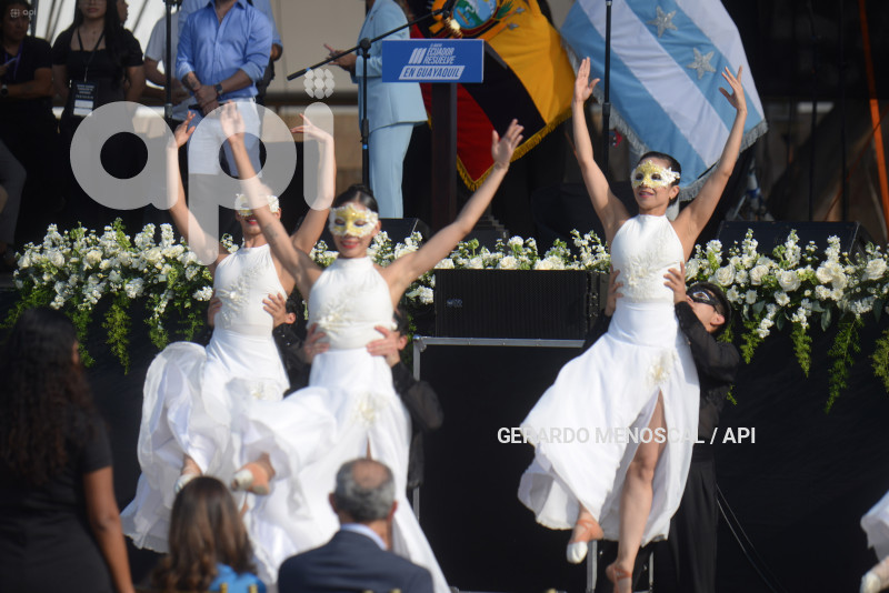 GYE-POL-SESIÓN-SOLEMNE-NOBOA