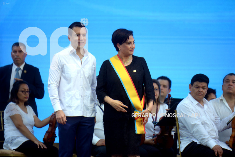 GYE-POL-SESIÓN-SOLEMNE-NOBOA