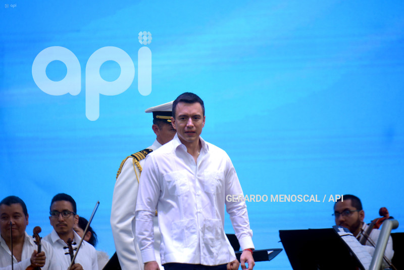 GYE-POL-SESIÓN-SOLEMNE-NOBOA