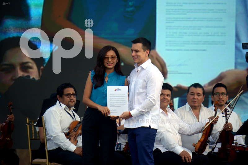GYE-POL-SESIÓN-SOLEMNE-NOBOA
