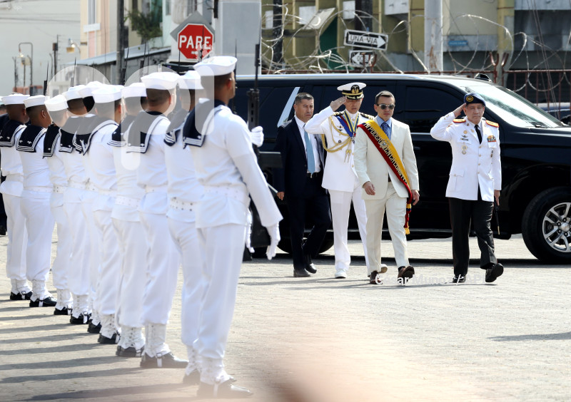 GYE-CEREMONIA Y DESFILE ARMADA