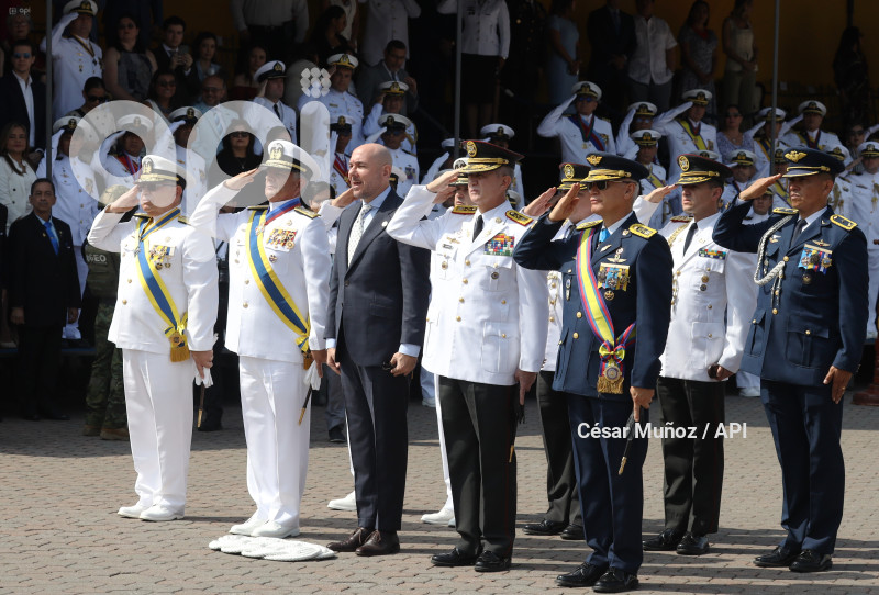 GYE-CEREMONIA Y DESFILE ARMADA