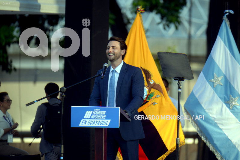 GYE-POL-SESIÓN-SOLEMNE-NOBOA
