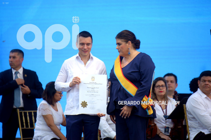 GYE-POL-SESIÓN-SOLEMNE-NOBOA