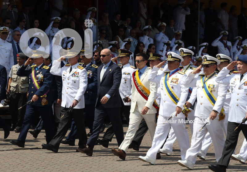 GYE-CEREMONIA Y DESFILE ARMADA