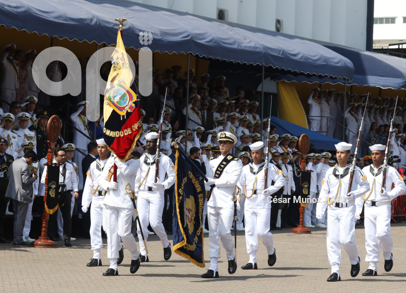 GYE-CEREMONIA Y DESFILE ARMADA