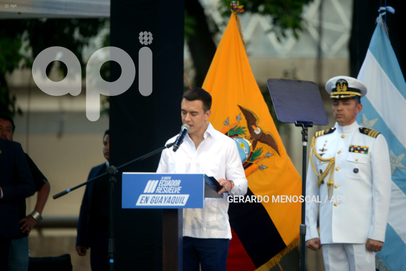 GYE-POL-SESIÓN-SOLEMNE-NOBOA