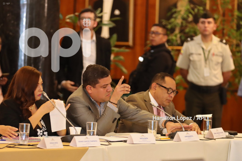 UIO-GABRIELA-SOMMERFELD-JUICIO-POLÍTICO