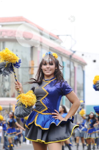 GYE-DESFILE ESTUDIANTIL