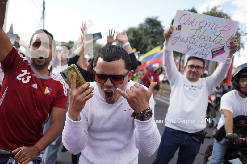 UIO-POL-MARCHAVENEZUELA