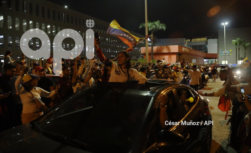 GYE-CONCENTRACION VENEZOLANOS