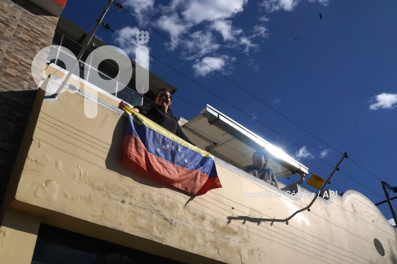 UIO-POL-MARCHAVENEZUELA
