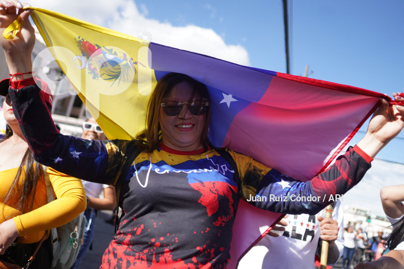 UIO-POL-MARCHAVENEZUELA