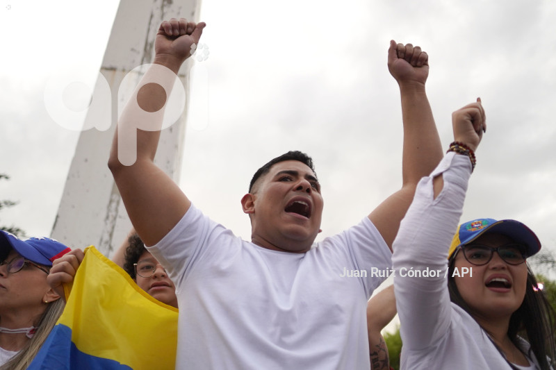 UIO-POL-MARCHAVENEZUELA