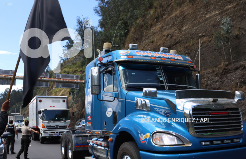 CARAVANA-TRANSPORTISTAS-EXIGEN-SEGURIDAD