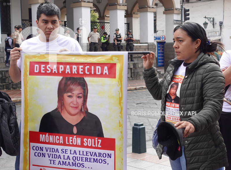 CUENCA-PLANTON-DESAPARAECIDA MONICA LEON