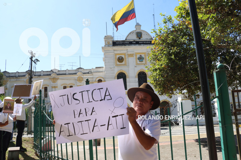 PLANTON-MIN-DEFENSA-PAMELA-ATI