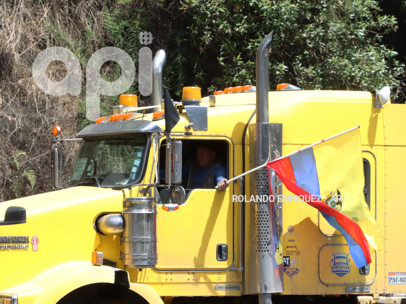 CARAVANA-TRANSPORTISTAS-EXIGEN-SEGURIDAD