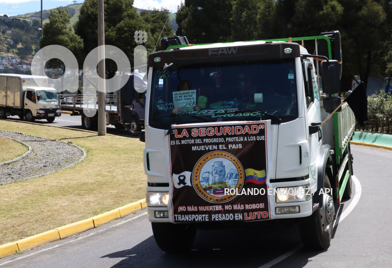 CARAVANA-TRANSPORTISTAS-EXIGEN-SEGURIDAD