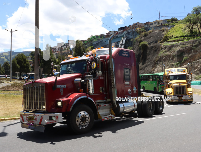 CARAVANA-TRANSPORTISTAS-EXIGEN-SEGURIDAD