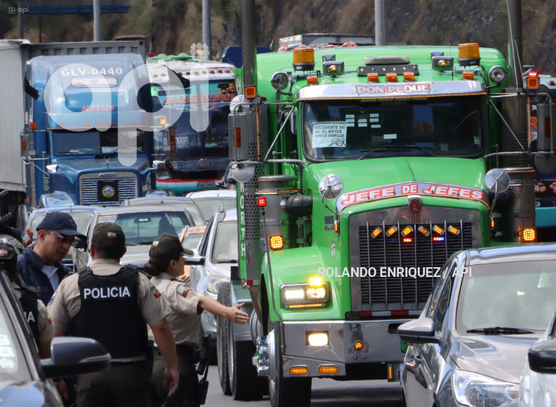 CARAVANA-TRANSPORTISTAS-EXIGEN-SEGURIDAD
