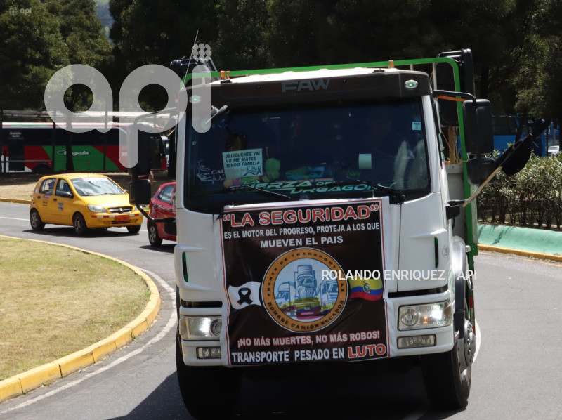 CARAVANA-TRANSPORTISTAS-EXIGEN-SEGURIDAD