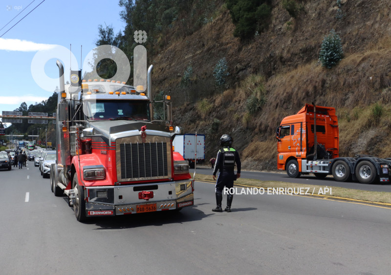 CARAVANA-TRANSPORTISTAS-EXIGEN-SEGURIDAD