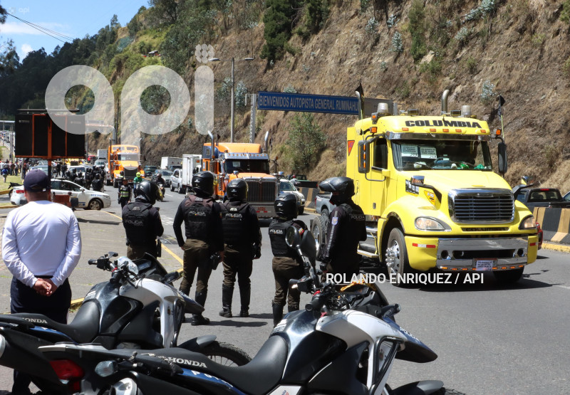 CARAVANA-TRANSPORTISTAS-EXIGEN-SEGURIDAD