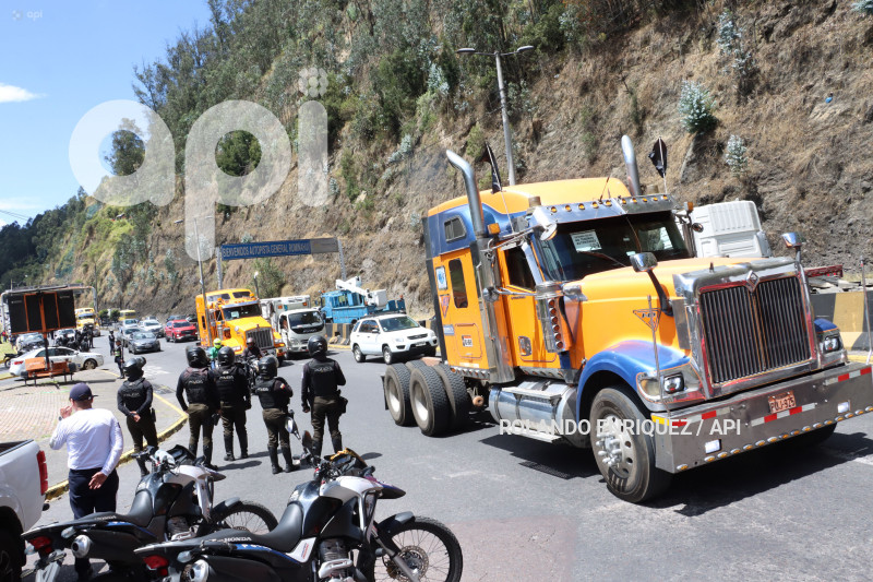 CARAVANA-TRANSPORTISTAS-EXIGEN-SEGURIDAD