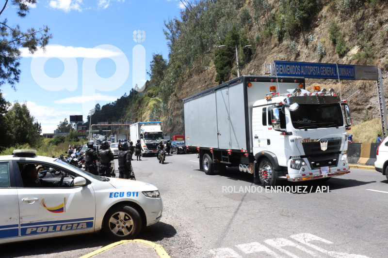 CARAVANA-TRANSPORTISTAS-EXIGEN-SEGURIDAD