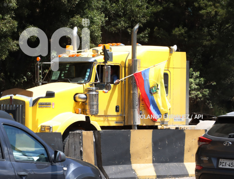 CARAVANA-TRANSPORTISTAS-EXIGEN-SEGURIDAD