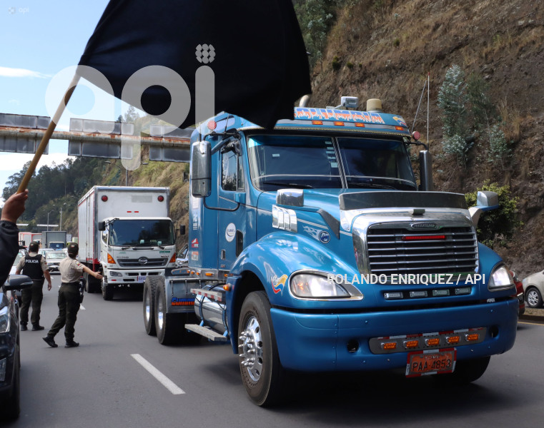 CARAVANA-TRANSPORTISTAS-EXIGEN-SEGURIDAD