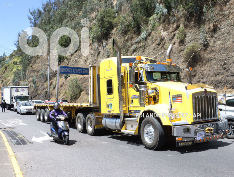 CARAVANA-TRANSPORTISTAS-EXIGEN-SEGURIDAD