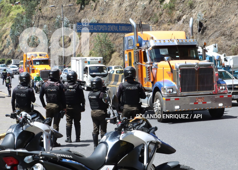 CARAVANA-TRANSPORTISTAS-EXIGEN-SEGURIDAD