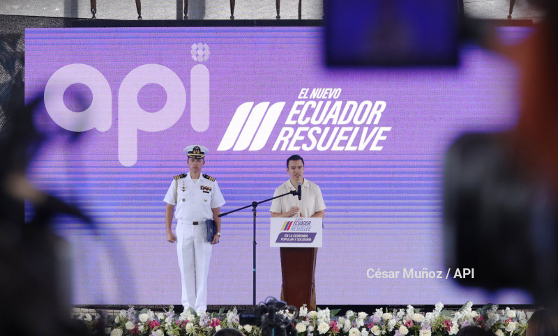 GYE-NOBOA ENTREGA CHEQUE IEPS