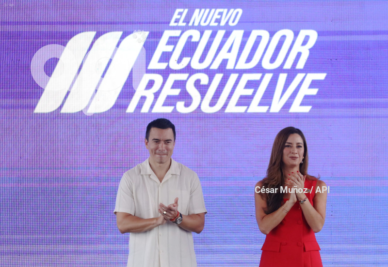 GYE-NOBOA ENTREGA CHEQUE IEPS