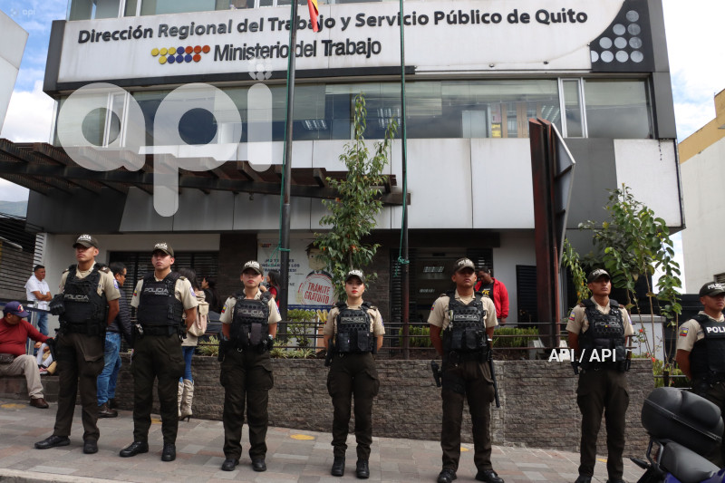 PLANTON-TRANSPORTE-PASAJEROS-QUITO