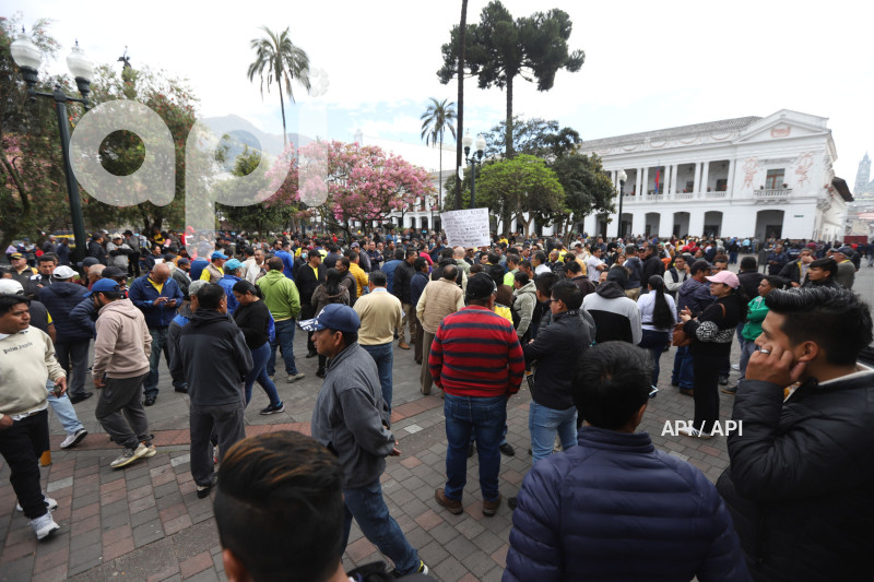 TRANSPORTISTAS-PLAZA-GRANDE
