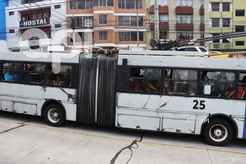 PLANTON-TRANSPORTE-PASAJEROS-QUITO