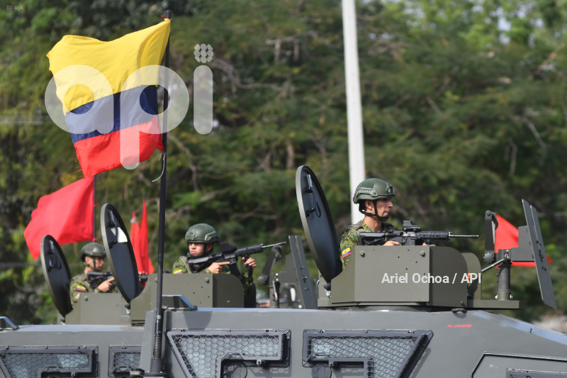 PORTOVIEJO-DANIEL-NOBOA-VEHICULOS-MILITARES