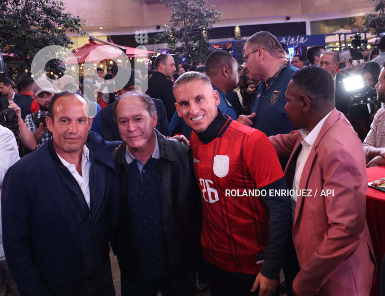 TECNICO-SELECCION-ECUADOR-SEBASTIAN-BECCACECE