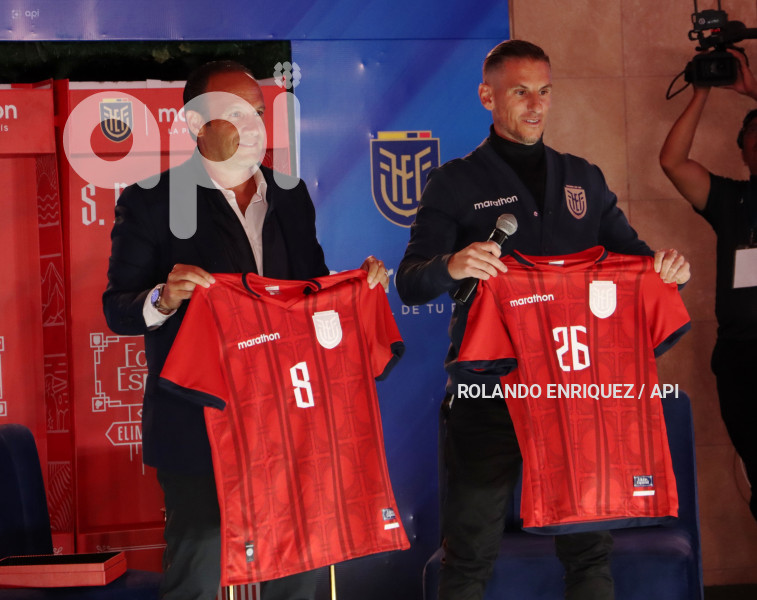 TECNICO-SELECCION-ECUADOR-SEBASTIAN-BECCACECE