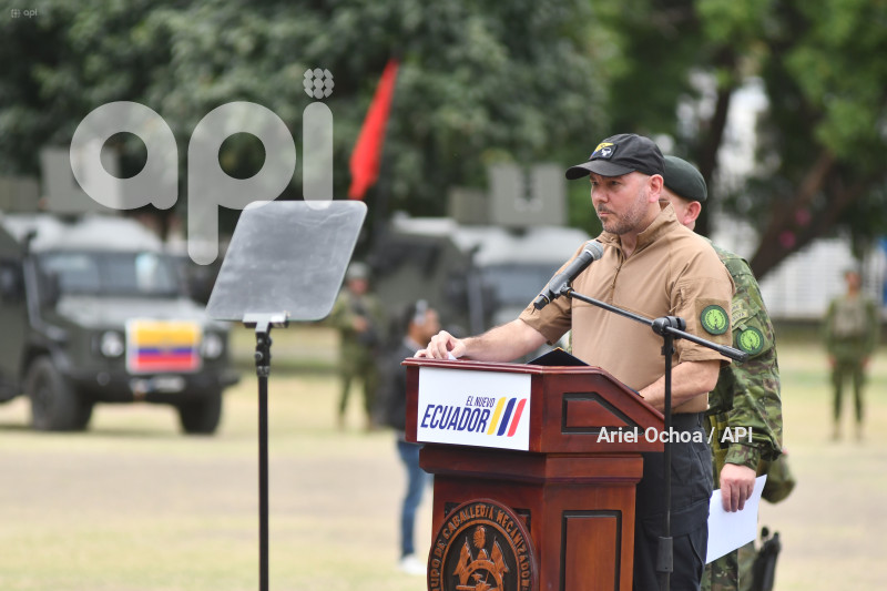 PORTOVIEJO-DANIEL-NOBOA-VEHICULOS-MILITARES